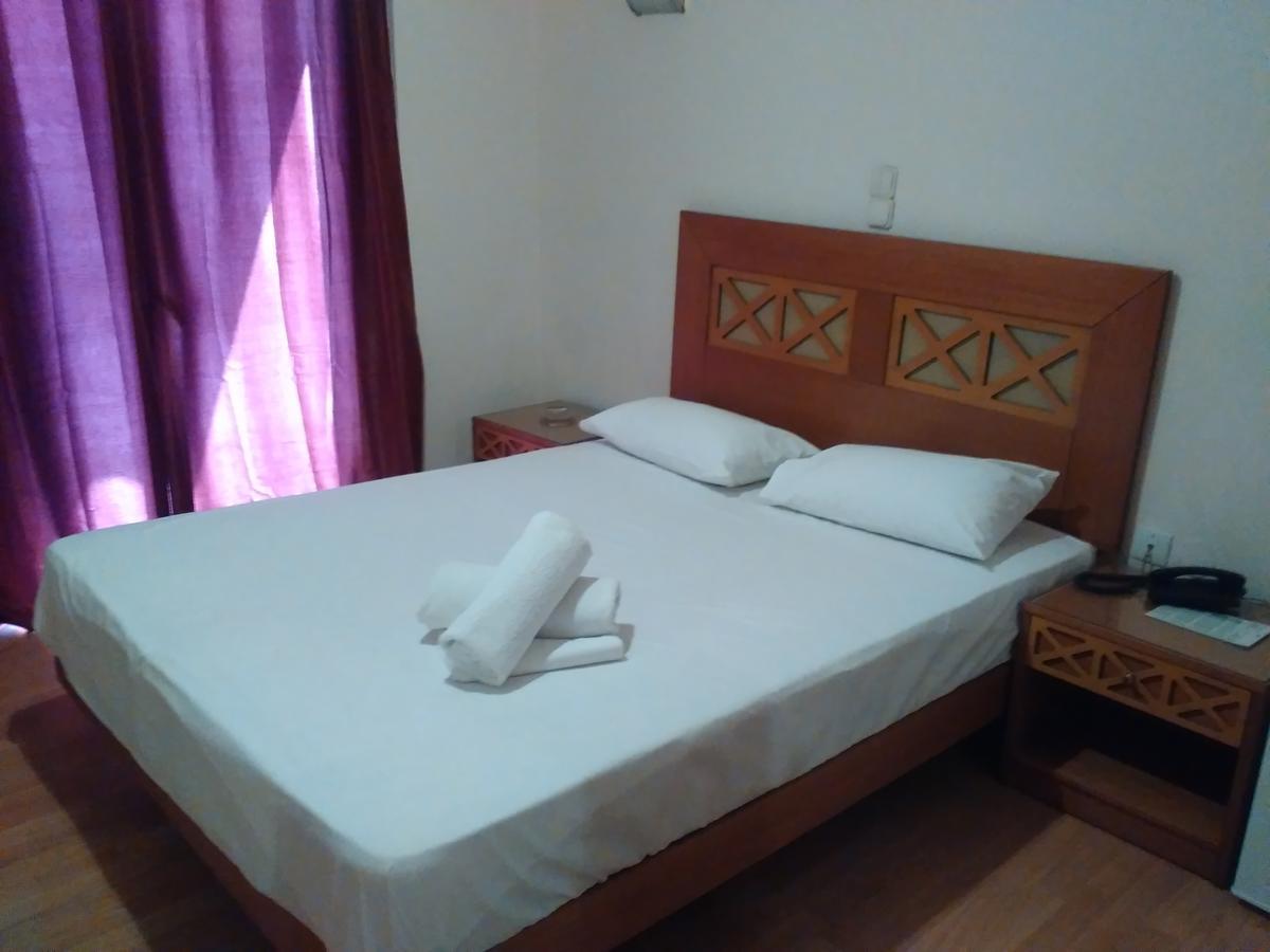 Glaros Hotel Skaramangás Екстериор снимка